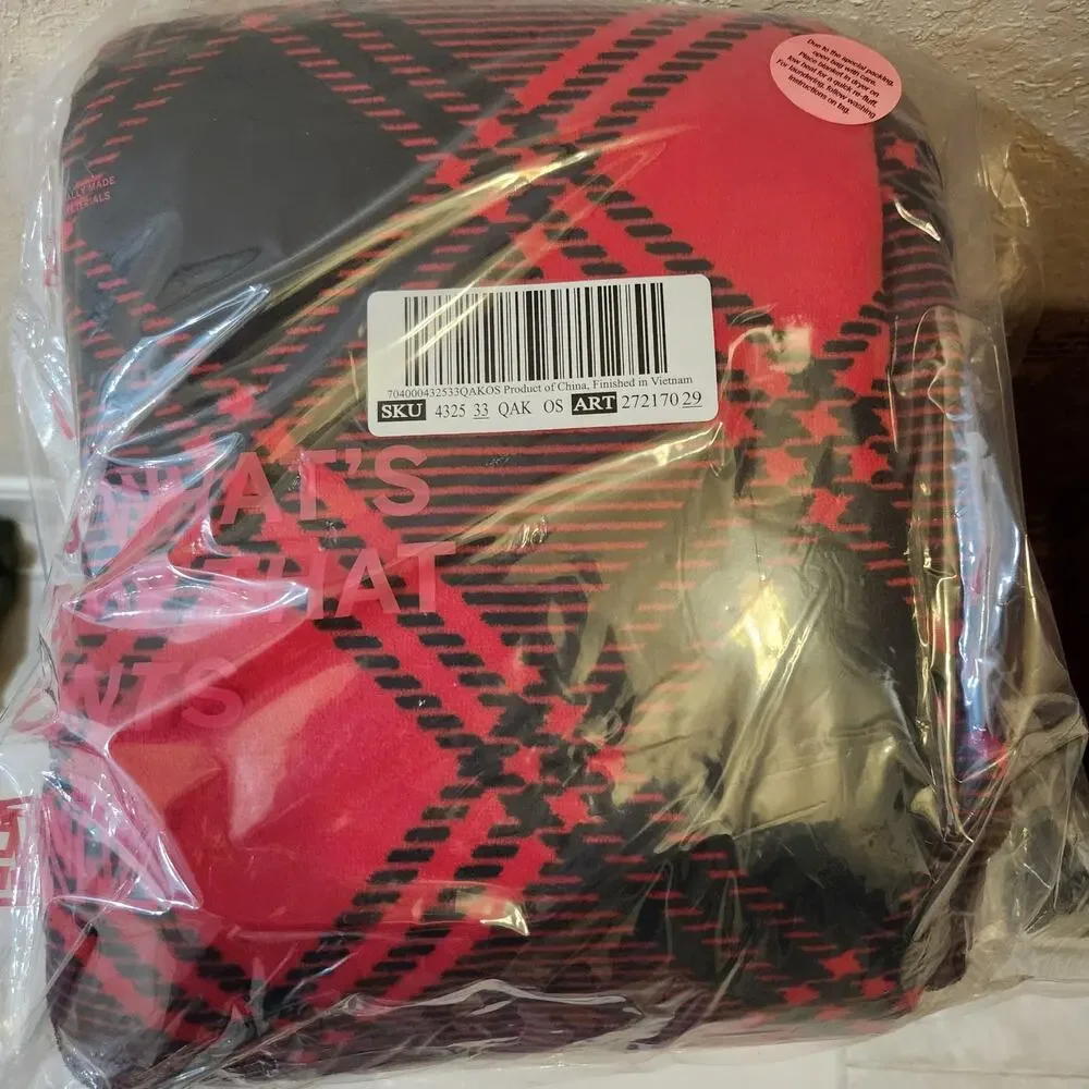 Victoria's Secret PINK Red and Black Cozy Plush Fleece Sherpa Throw Blanket
